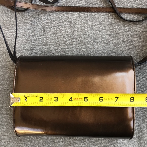 Like new! - Vintage SALVATORE FERRAGAMO Leather Barrel Bag - Picture 11 of 13